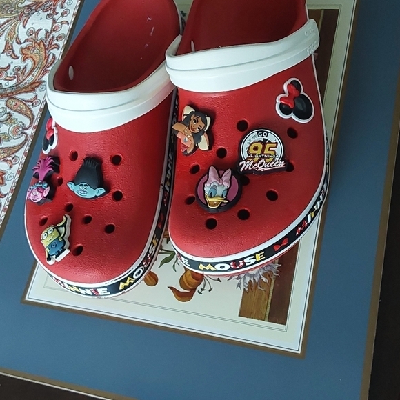 DISNEY MINNIE MOUSE CROCKS SIZE 8 - Picture 5 of 9